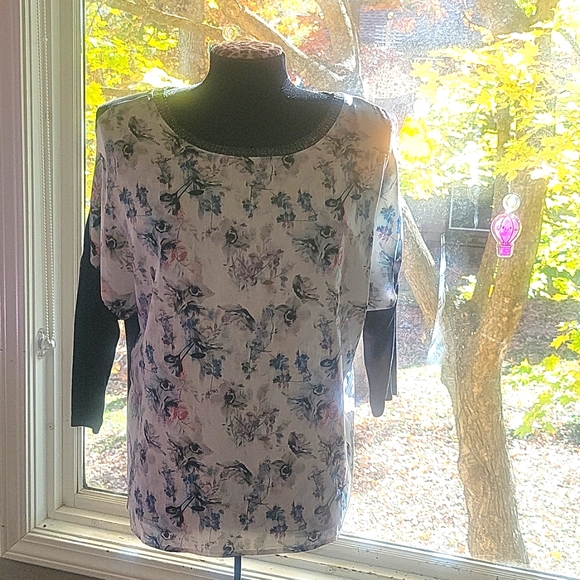 Blouse - Picture 1 of 3